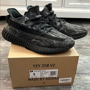 Adidas Yeezy Boost 350 V2 Black